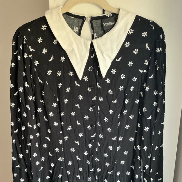 Womens Wednesday Addams Dress Size Large Black Red Long  Sleeve - Picture 3 of 7